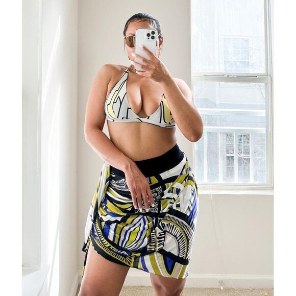 Beyoncé Knowles in Classic EMILIO PUCCI Runway Blue and Yellow Wrap Skir… - Picture 4 of 11